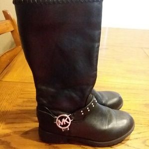Girls  boots size 4